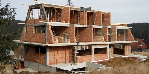 Faze ale construcţiei