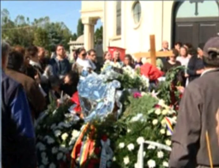 Familia şi apropiaţii au venti să o conducă pe ultimul drum pe Lucreţia Ciobanu