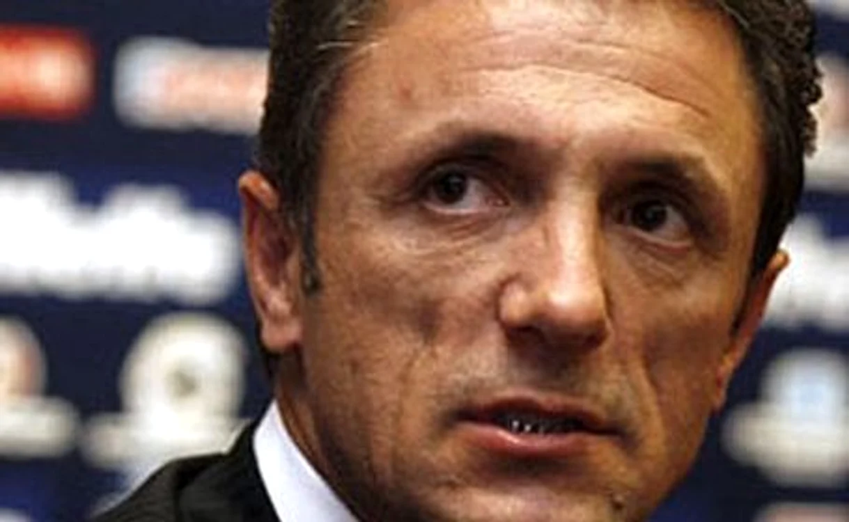 
    Gică Popescu a candidat la preşedinţia FRF în 2005  