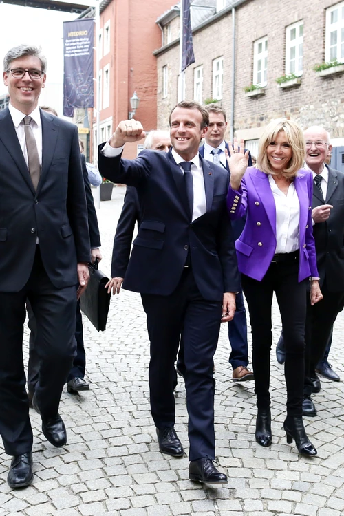 Le Président de la République Emmanuel Macron et la première dame Brigitte Macron (Trogneux) arrivent à la cathédrale d'Aix la Chapelle en Allemagne jpeg