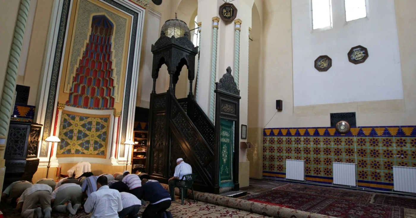 Islamiștii distrug mausoleuri musulmane
