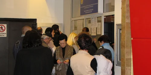 Timişorenii au scos peri albe angajaţilor de la Permise auto