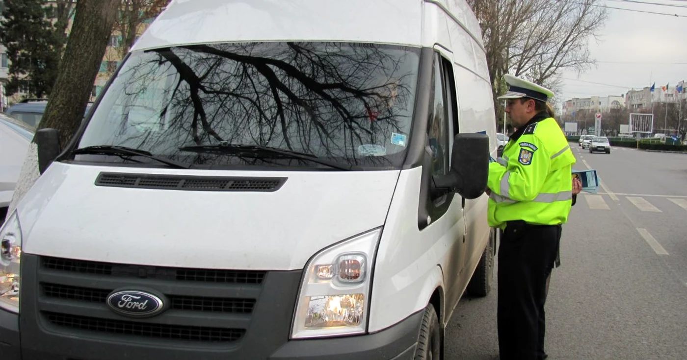 Poliţiştii de la rutieră au identificat o maşină ce transporta ilegal ceapă