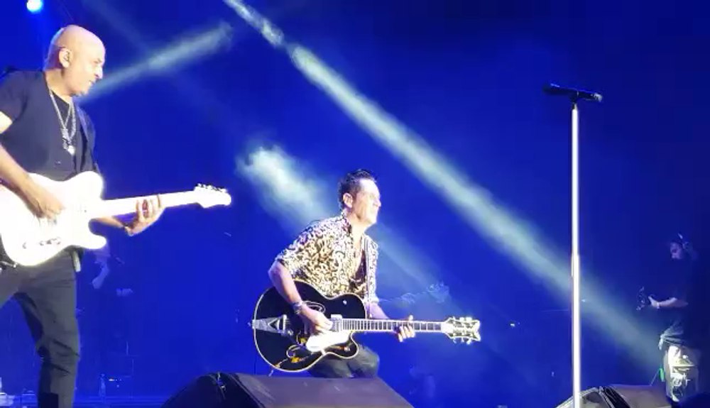 Ștefan Bănică JR și Dorian Popa au „rupt” scena-n două la Arad. Ce mesaje au transmis către public VIDEO