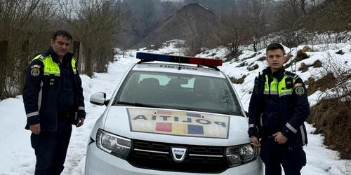 Politisti salvatori IPJ Hunedoara2 jpg