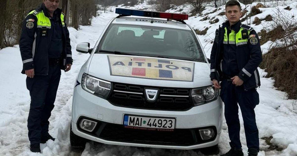 Doi polițiști din Hunedoara intervin salvator în cazul unui bărbat care s-a spânzurat.