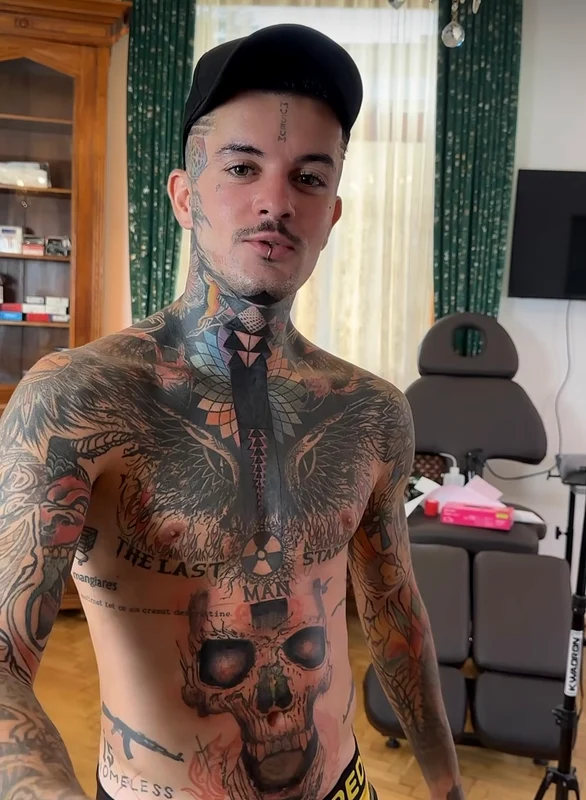  "Sunt frumos și cu tatuaje", spune Zanni