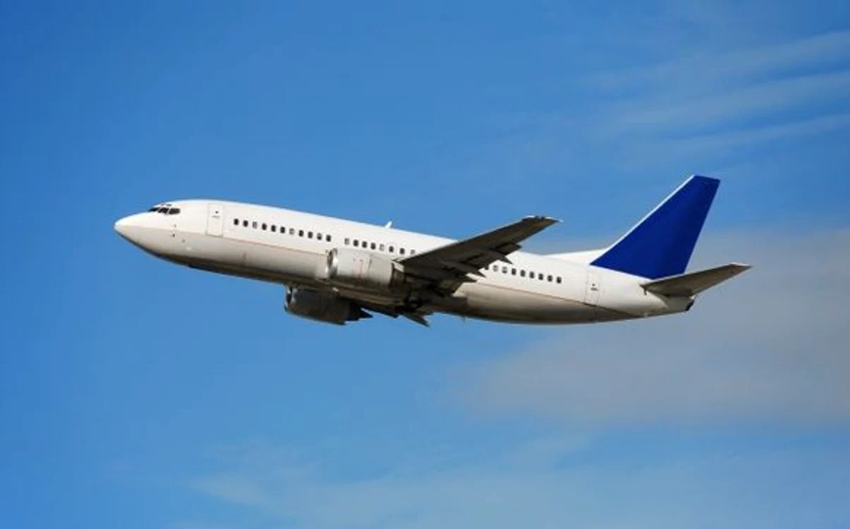 Tânăra și-a cumpărat unul dintre cele mai mari avione din lume FOTO Adevărul
