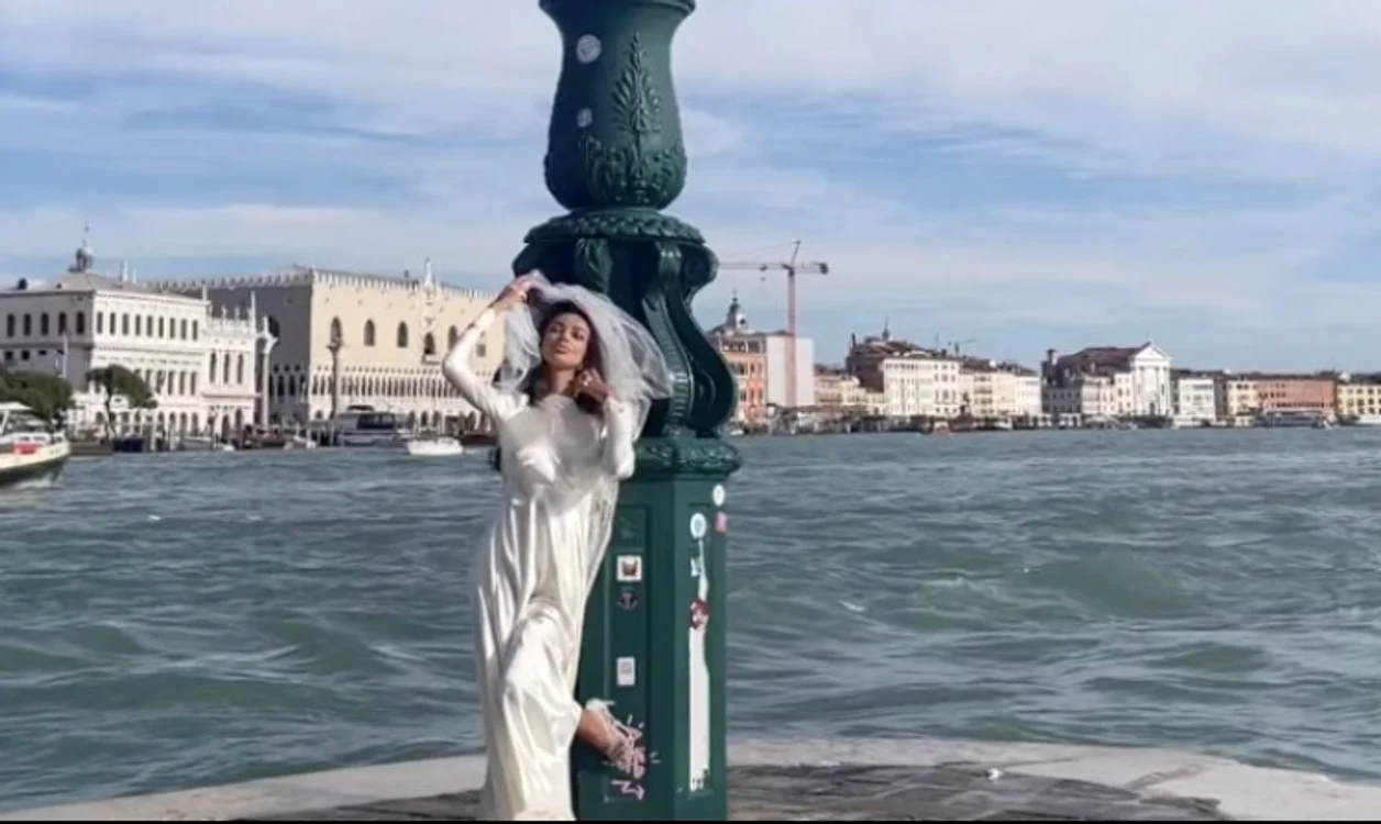 Mădălina Ghenea, pictorial nou în rochie de mireasă foto Instagram