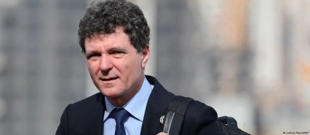 Alegerile anticipate, soluția onorabilă pentru Nicușor Dan