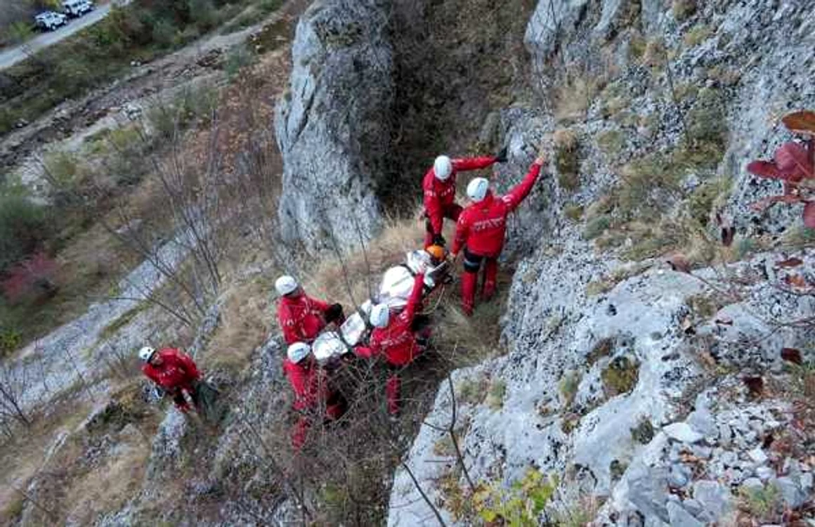 Salvamontiştii argeşeni au început căutările aseara si le-au reluat  azi