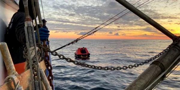 pescar salvat FOTO  Garda de coasta SUA webp