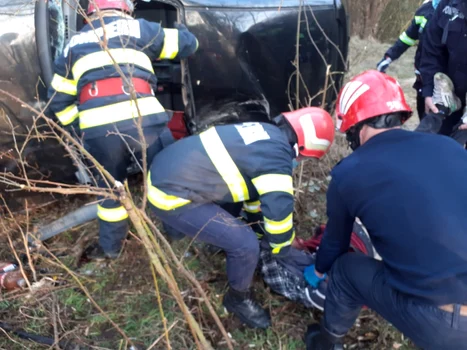 Accident mortal în Măciuca - Vâlcea în urma căruia două persoane şi-au pierdut viaţa Foto Adevărul - credit ISU Vâlcea