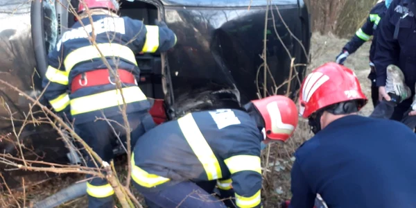 Accident mortal în Măciuca - Vâlcea în urma căruia două persoane şi-au pierdut viaţa Foto Adevărul - credit ISU Vâlcea