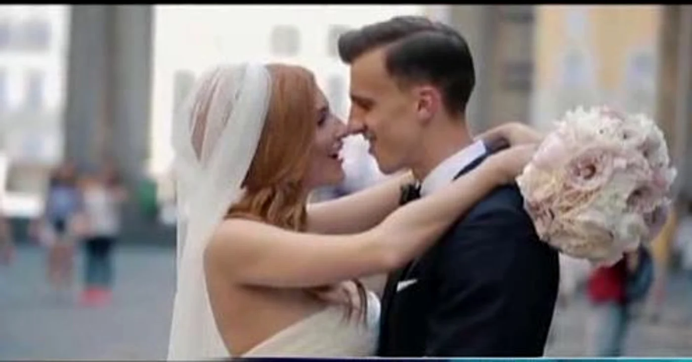 
    Fotbalistul şi soţia lui au avut o nuntă de basmcaptură Prima TV  