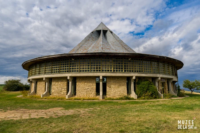 Cucuteni SURSĂ muzeedelasat.ro