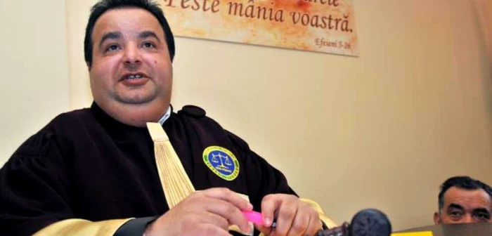 Regele Dorin Cioabă este acuzat că le-a cerut bani romilor