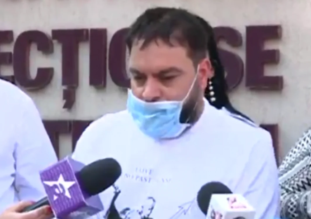 
    Florin Salam, alături de fratele lui (dreapta)Foto: Arhivă personală  