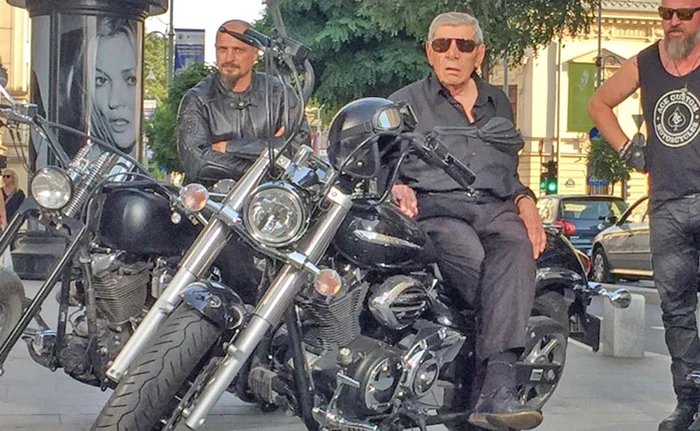 Mitică Popescu a realizat o şedinţă foto ca-n anii ‘70 pentru emisiunea ”D-ale lu’ Mitică” (TVR 2)