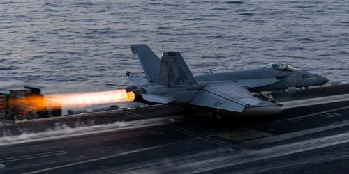 Avion F/A-18E Super Hornet pe portavionul USS Harry S. Truman FOTO Profimedia
