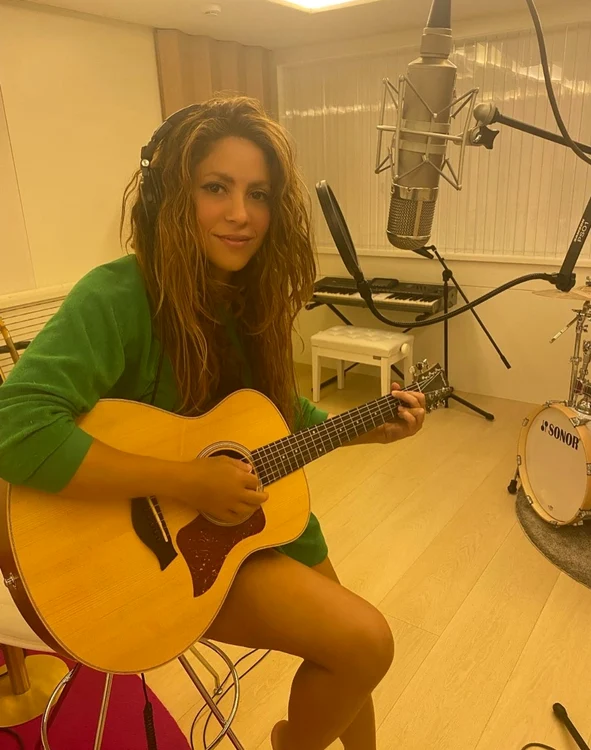 
    Shakira și-a anunțat fanii că le pregătește o surpriză muzicalăfoto: Instagram  