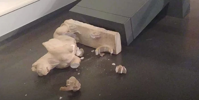 Bărbatul a pretins că statuile reprezintă închinarea la idoli. Foto Captură video YouTube