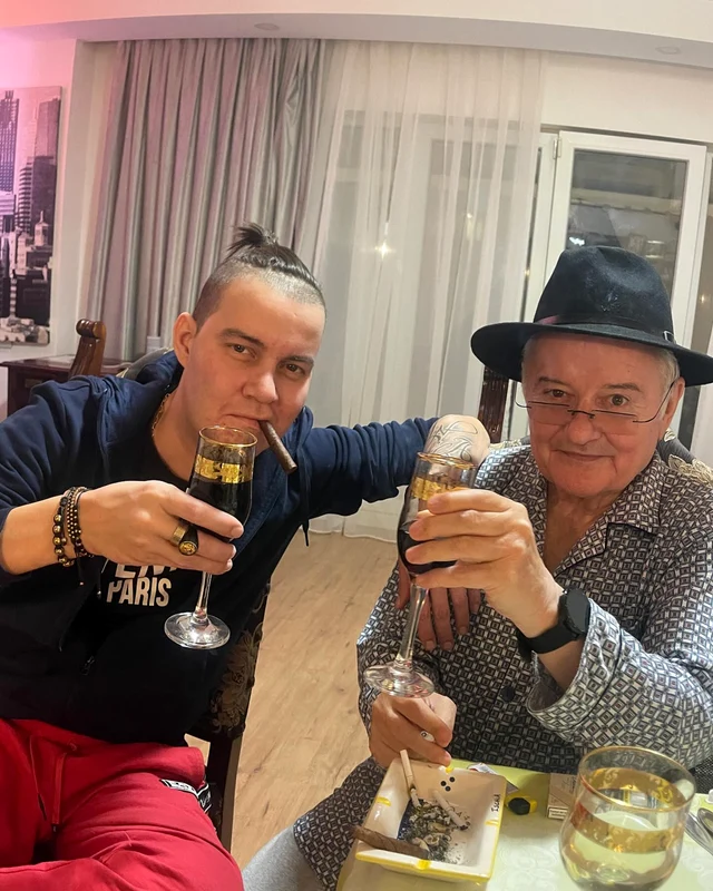 Irinel Columbeanu, alături de un prieten. Sursă: Facebook