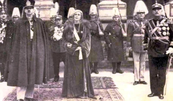 Regele Carol al II-lea și Regina Maria participând la Te-Deumul de Anul Nou (1935)
