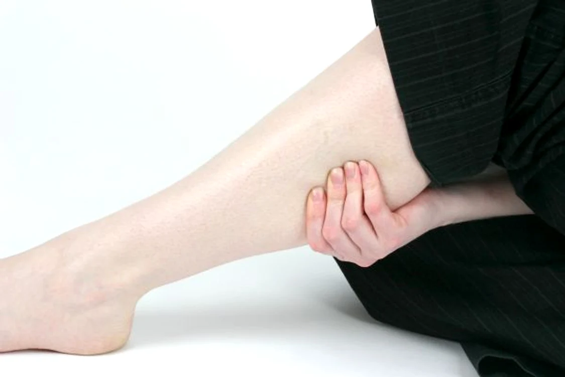 
    O altă soluție este să faci un duș sau o baie caldă în care poți adăuga săruri de baie cu magneziu.www.clicksanatate.ro  