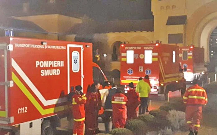 Unul dintre puşti a fost transportat de urgenţă la spital