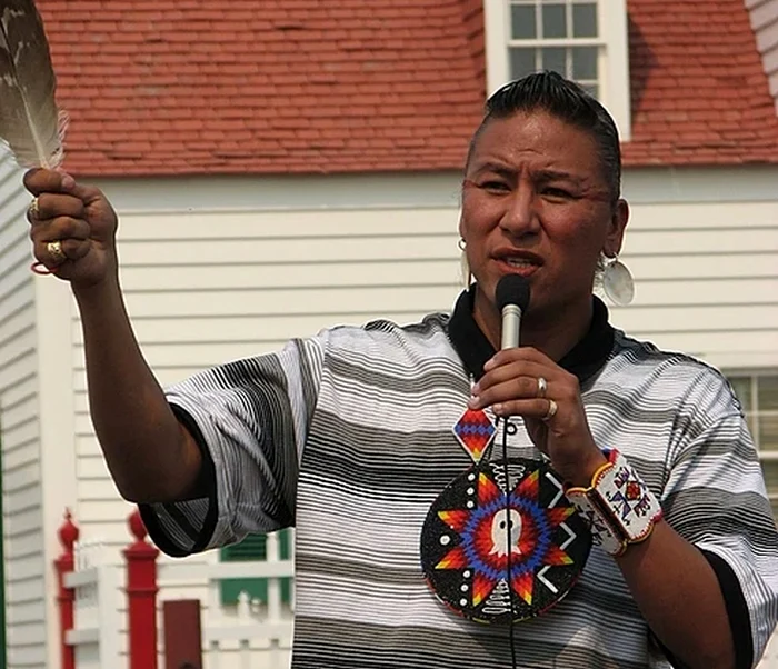 Nathan Chasing Horse, cunoscut pentru rolul său din filmul Dances with Wolves /foto: wikipedia