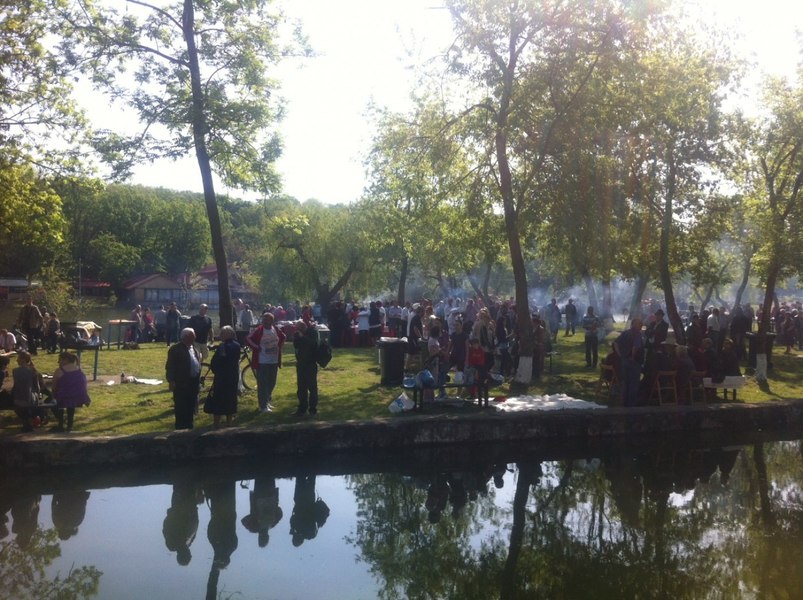 Mici şi bere gratis pentru ieşeni, de 1 Mai. Cât costă municipalitatea acest festin popular