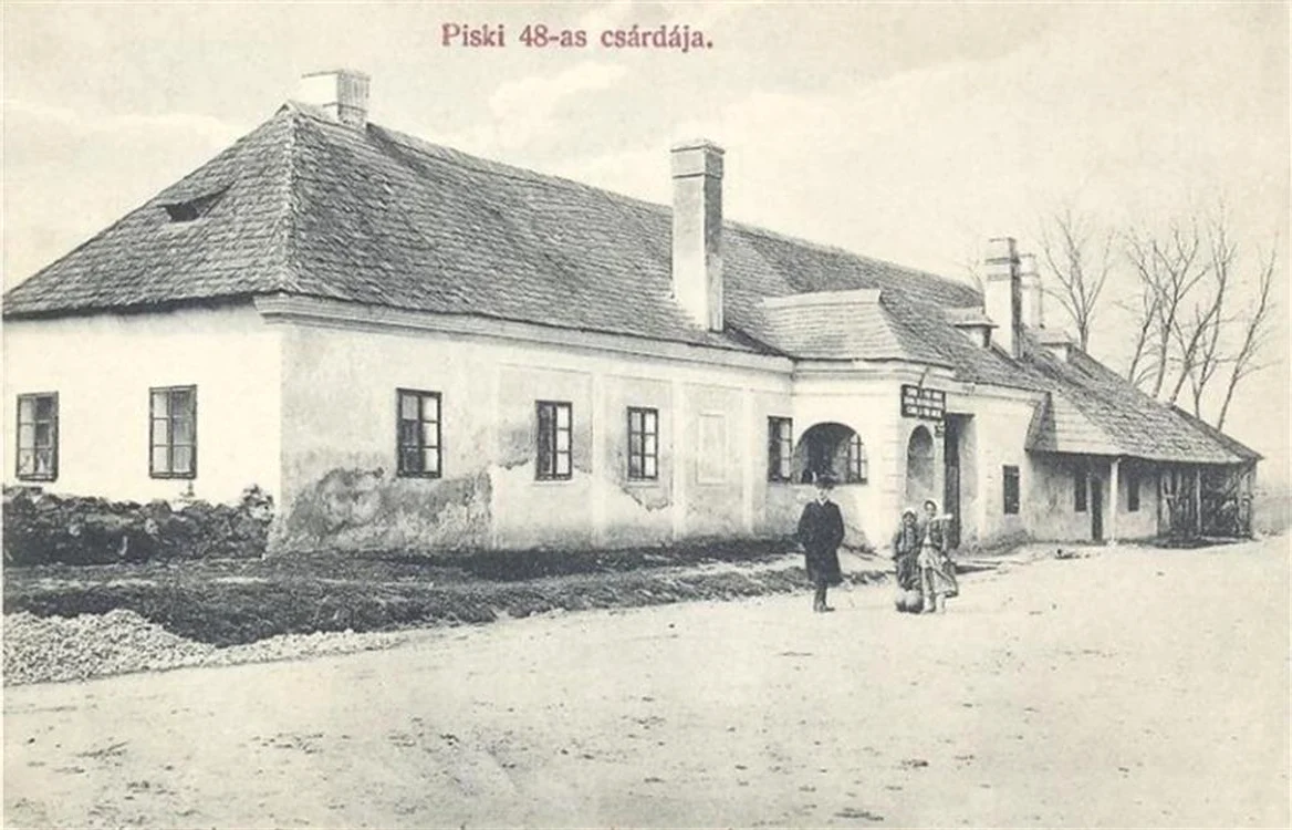 Hanul, la începutul secolului XX. Ilustrată. Wikipedia. 