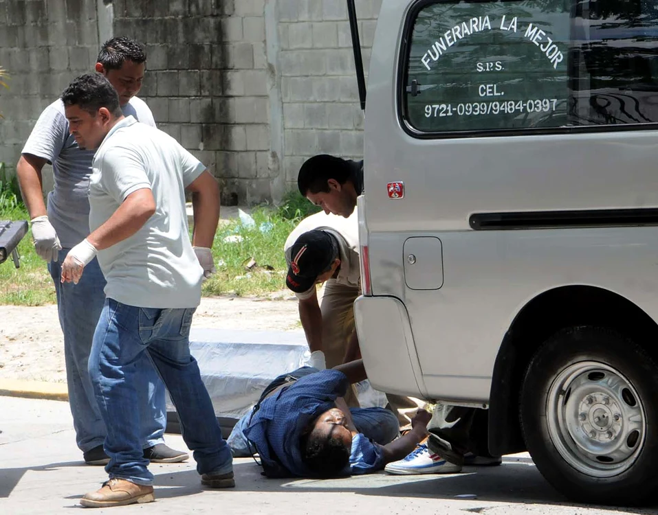 
    Bandele de traficanţi de droguri controlează practic oraşul San Pedro Sula din HondurasFoto: Mediafax  