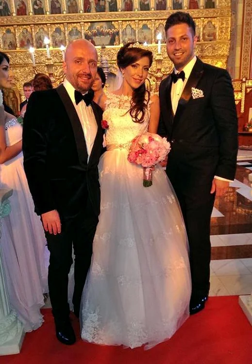 Sâmbătă, Celia s-a măritat religios cu Ardeli. La eveniment a fost prezent şi producătorul solistei, Costi Ioniţă (FOTO: ARHIVA PERSONALĂ)