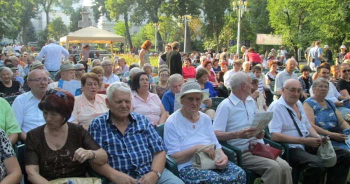 Cuplurile au fost sărbătorite în Parcul Eminescu