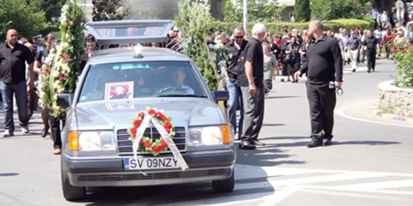 La înmormântarea valutistului Căjvăneanu au participat „colegii“ din branşă