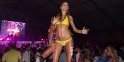 Satu Mare: Distracţie pe ritmurii elcectronice la plaja Apa