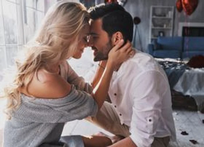 
    Secretul unei vieți sexuale de calitate, în cuplu, constă în faptul că trebuie să aveţi curaj să discutaţi cu partenerul vostru despre ceea ce vreţi să vi se întâmple în patfoto: shutterstock  