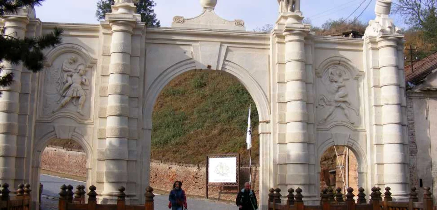 Drapelul va fi arborat şi în Cetate