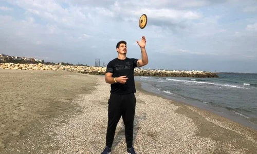 Alin Firfirică se antrenează la mare jpeg