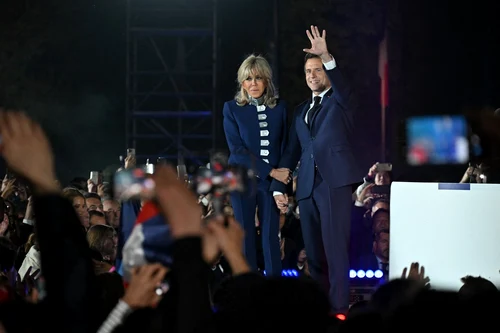 Brigitte Macron si Emmanuel Macron gesturi tandre (1) jpg