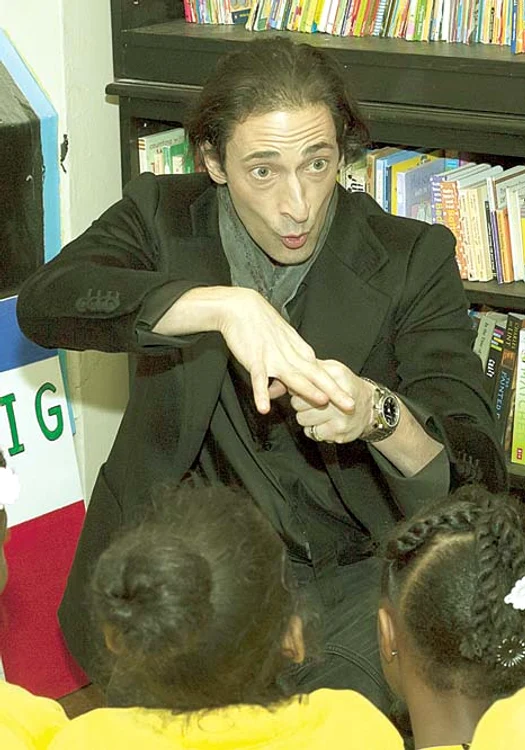 Adrien Brody (41 de ani) a făcut pe magicianul în anii 1980