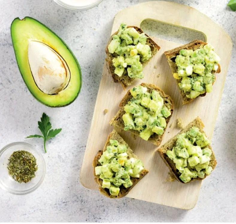 salata de ou cu avocado jpg