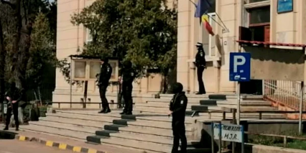 cladire Curtea de Apel Bacau FOTO Lucian Bogdanel