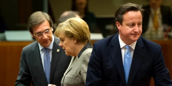 David Cameron si Angela Merkel AFP