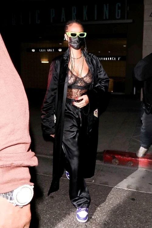 Rihanna, într-o ținută extrem de sexy Foto: Profimedia