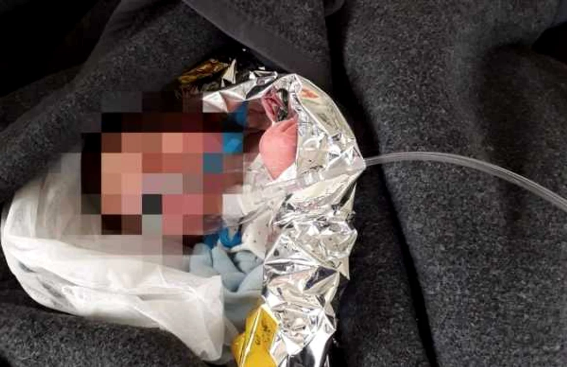 Copilul a fost adus în stare hipotermică şi deshidratat FOTO: Gazeta Publică