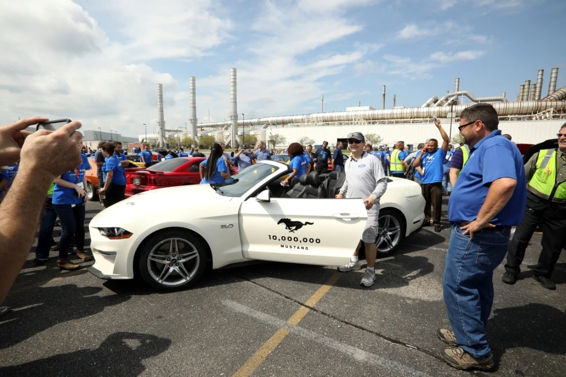ford mustang 10 milioane