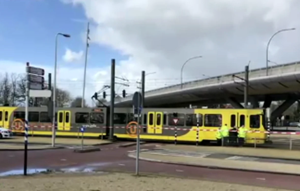 
    Atacatorul a tras cu arma într-un tramvai din Utrechtfoto: Poliția din Utrecht  